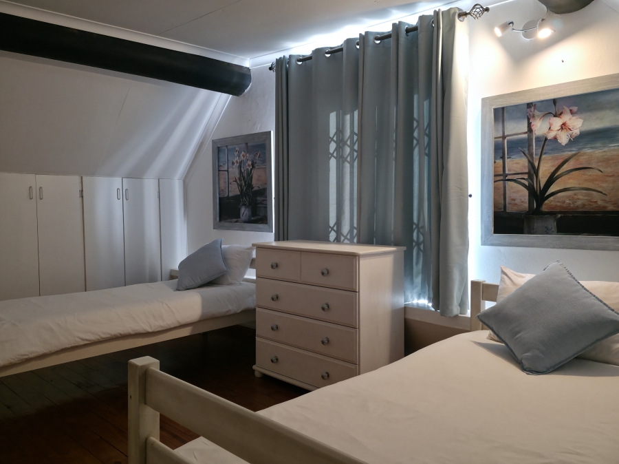 5 Bedroom Property for Sale in Wavecrest Eastern Cape